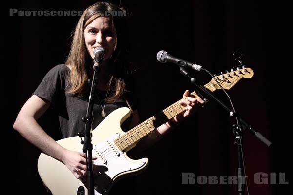 MINA TINDLE - 2011-11-03 - PARIS - La Cigale - 